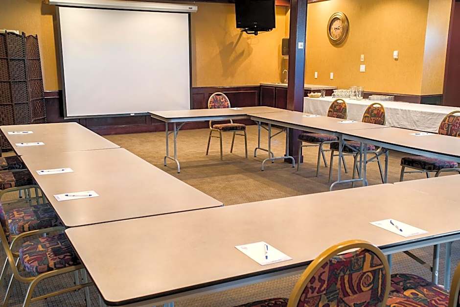 Service Plus Inns & Suites Grande Prairie