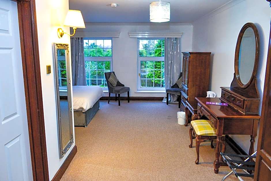 Ty Newydd Country Hotel