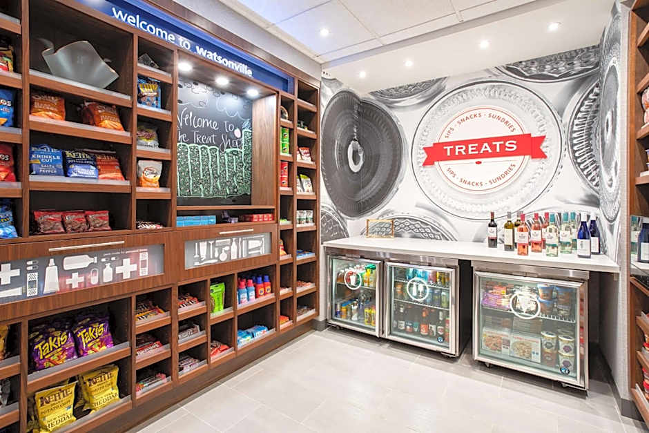 Hampton Inn By Hilton & Suites Watsonville, CA