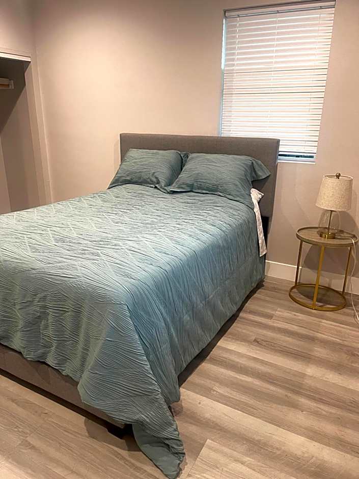 PRIVATE ROOM IN NEW APPARTMENT WITH FULL BATH