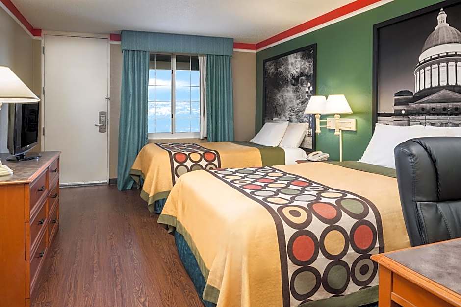 Super 8 by Wyndham Little Rock/Otter Creek