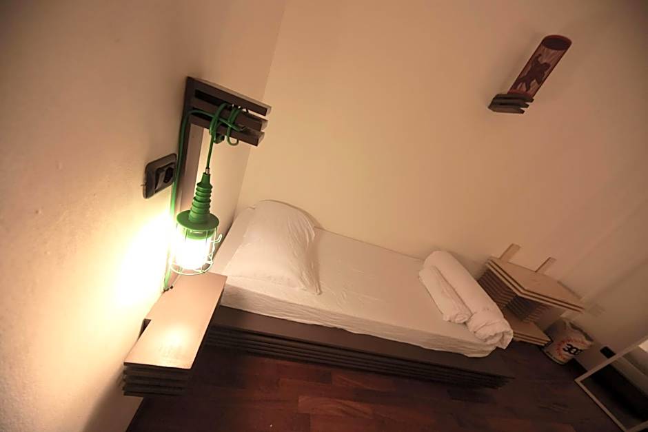 Dopa Hostel