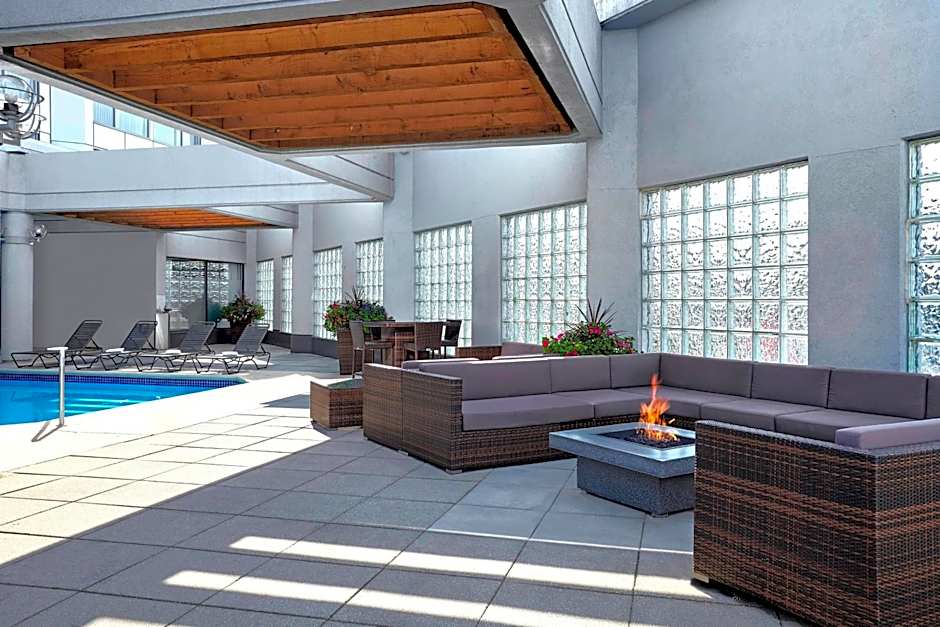 Sheraton Vancouver Guildford Hotel