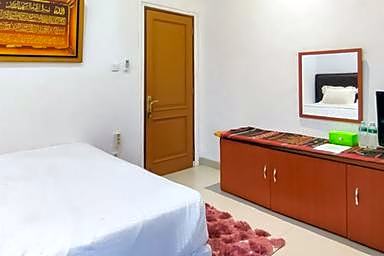 RedDoorz Syariah @ Chilla Guest House Padang