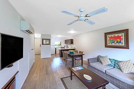 One-Bedroom Room with Garden View