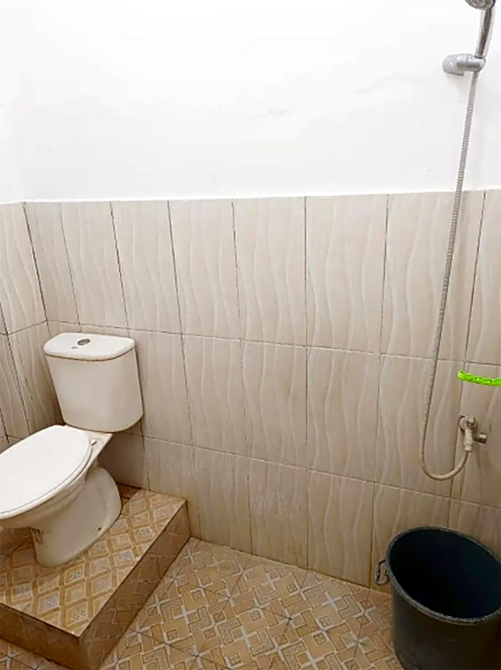 Penginapan Kurnia Sluke