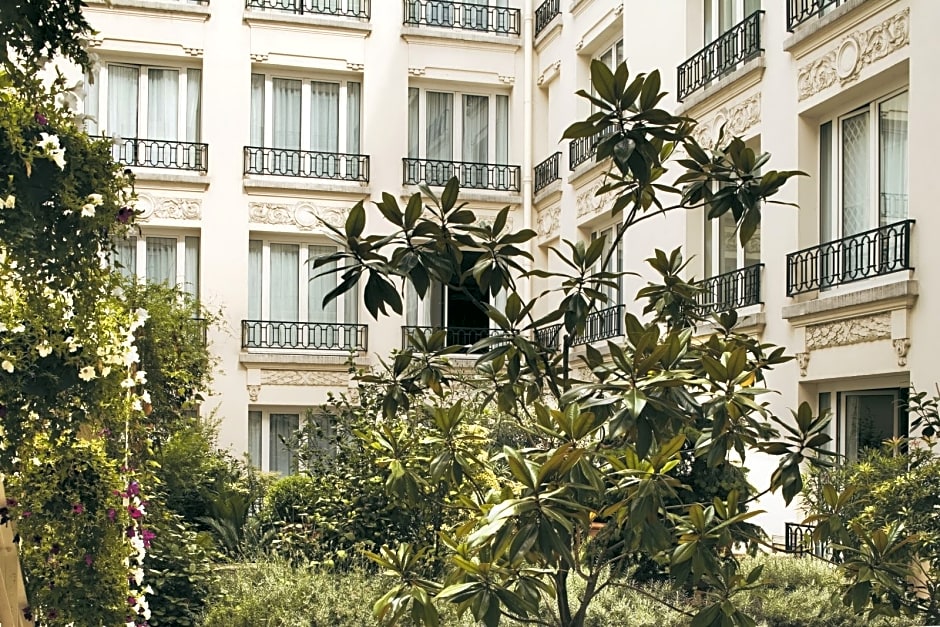 Rochester Champs-Elysees Hotel