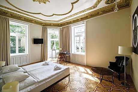 Home Aparthotel