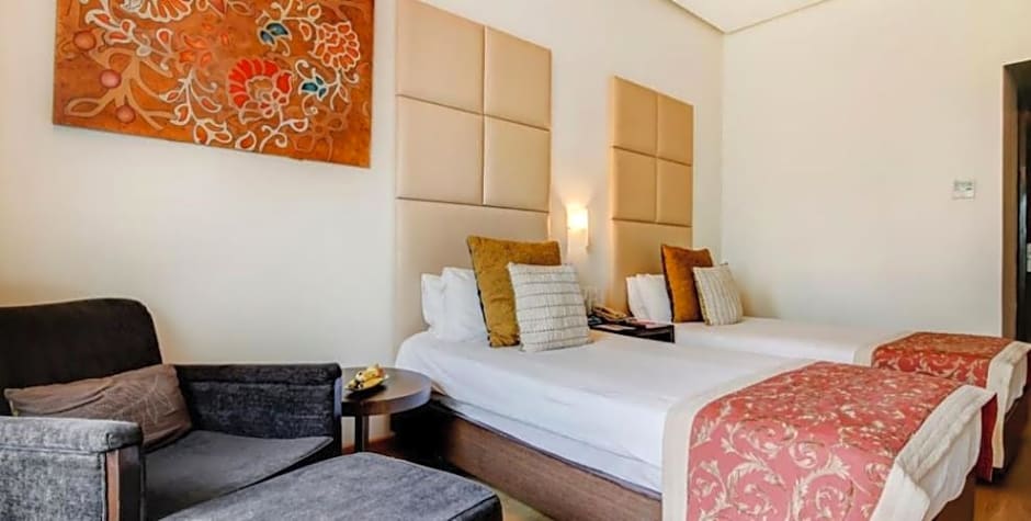 The Gateway Hotel Beach Road