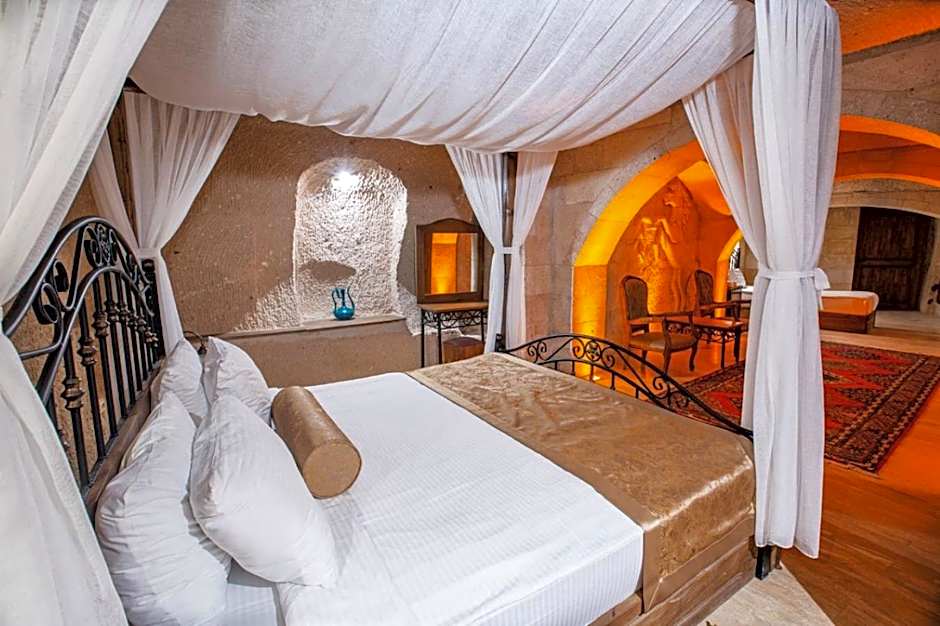 Caldera Cave Hotel