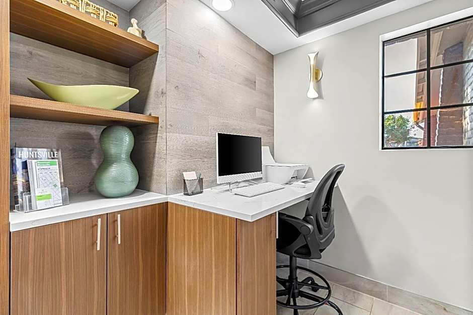 La Quinta Inn & Suites by Wyndham Huntsville Research Park
