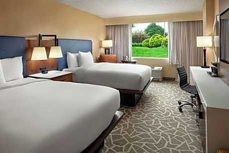 2 Queen Beds Non Smoking