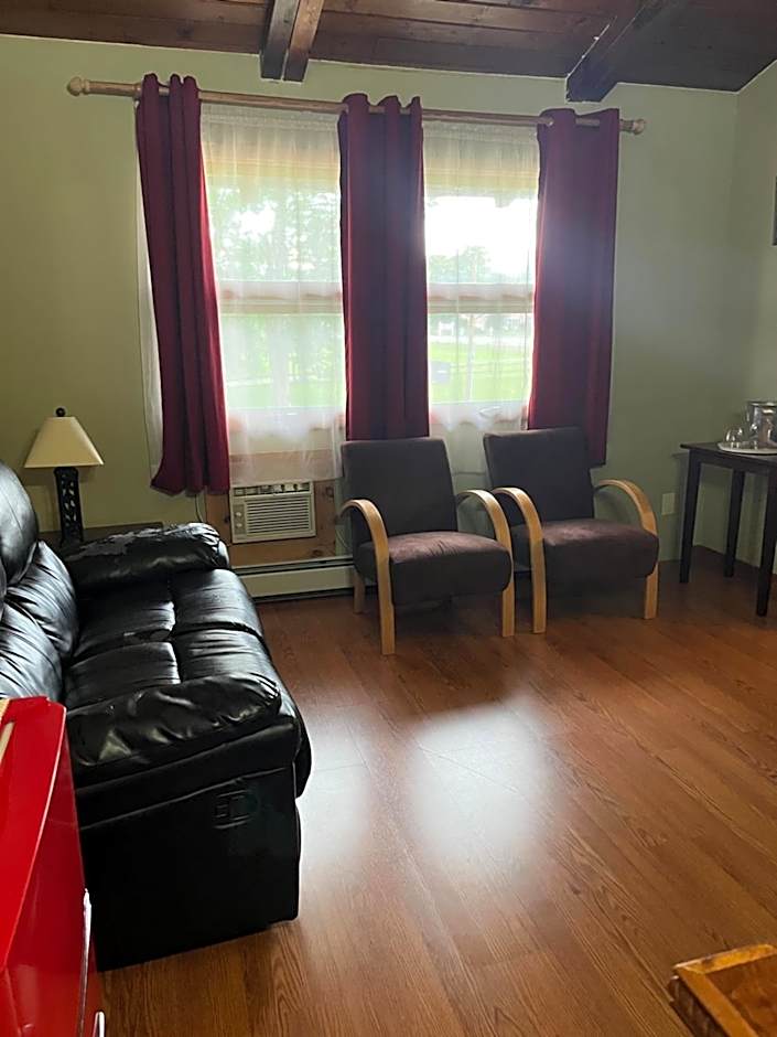 Vinehurst Inn & Suites