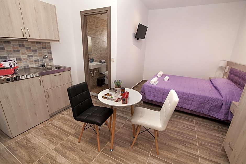 Del Mar 'Adults Only'