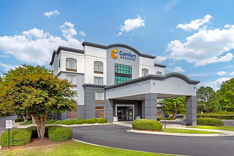 Comfort Inn & Suites Greenville Near East Carolina University