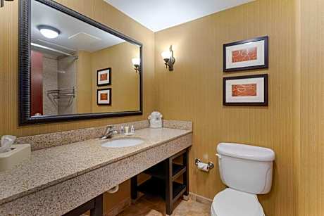 2 Queen Beds, Suite, Nonsmoking