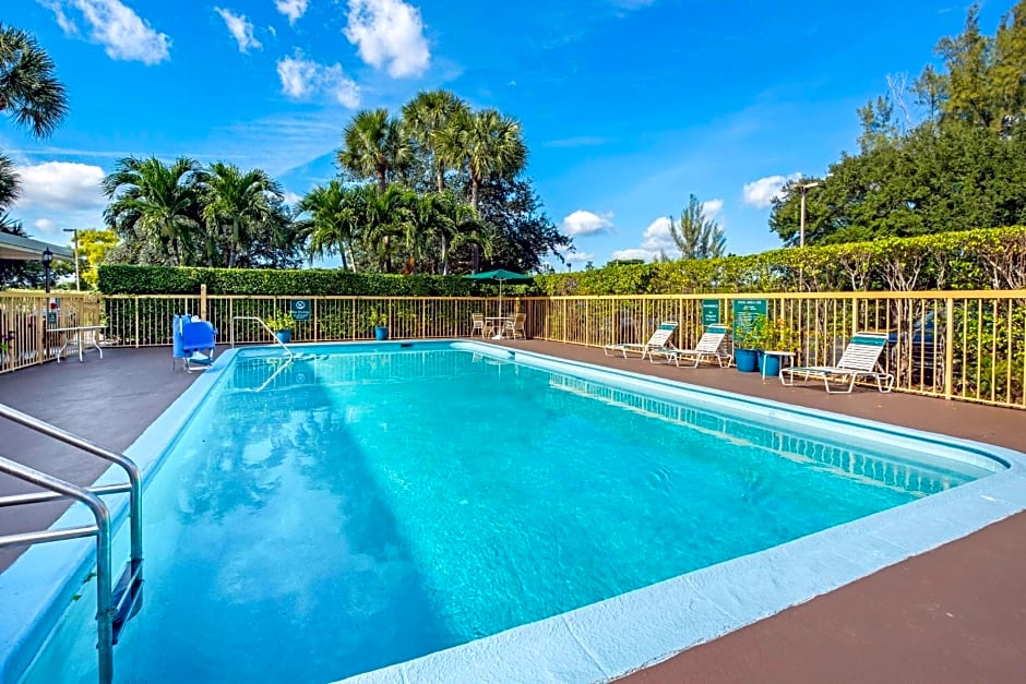 La Quinta Inn & Suites by Wyndham West Palm Beach - Florida Turn