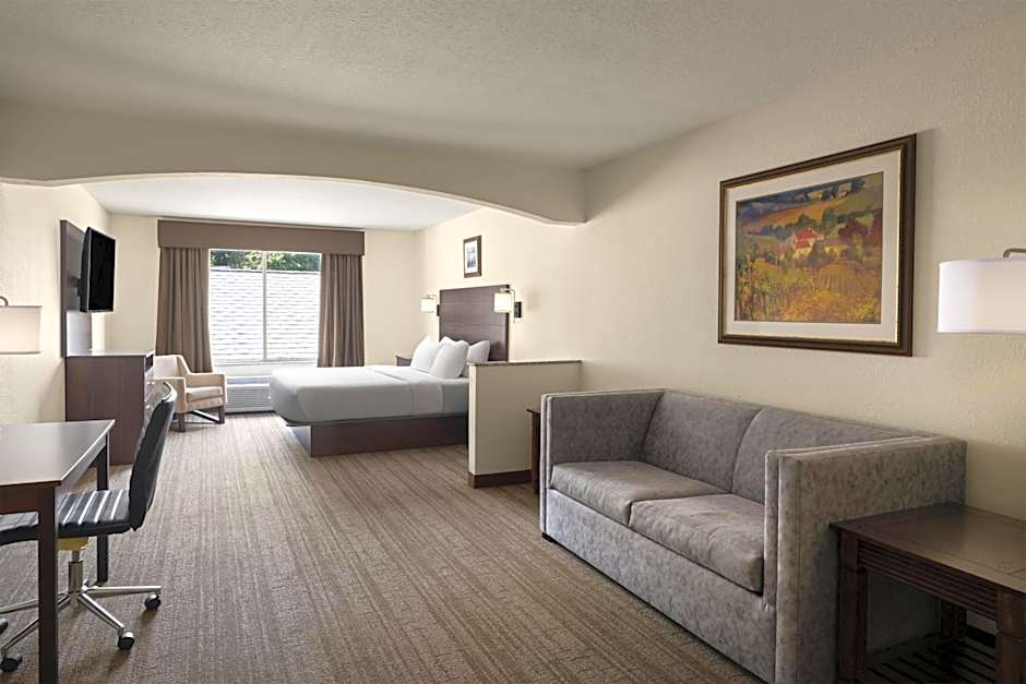 Crown Pointe Lodge; BW Signature Collection