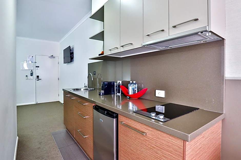 Indulge Apartments - Ontario