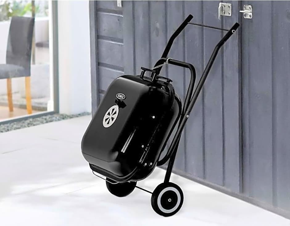 Chic, spacious & fun coastal retreat - family friendly - 3 min walk to beach