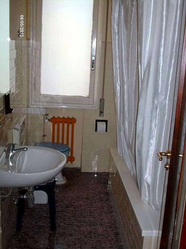 Hotel Triana e Tyche