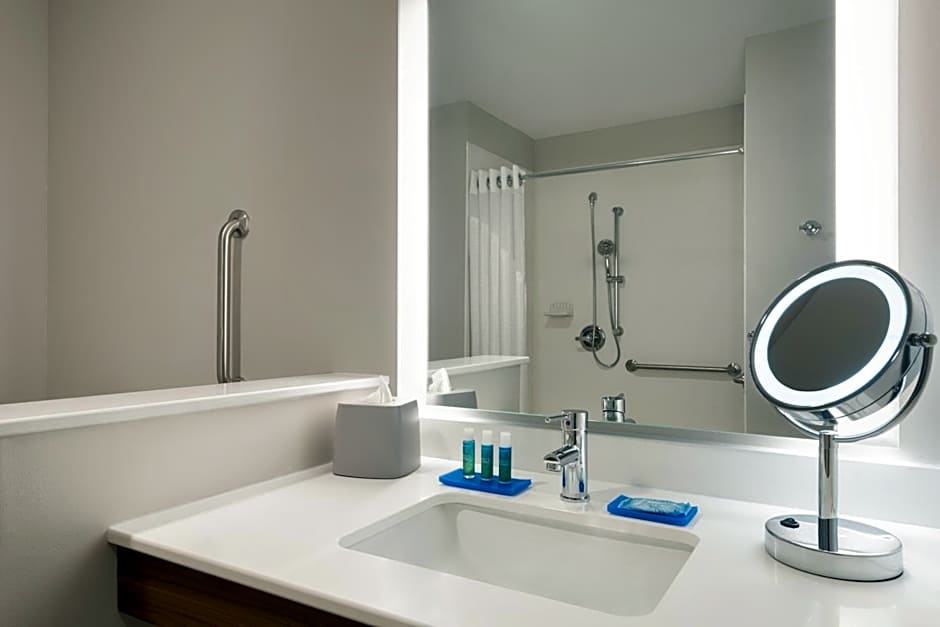 Holiday Inn Express & Suites West Des Moines - Jordan Creek By IHG