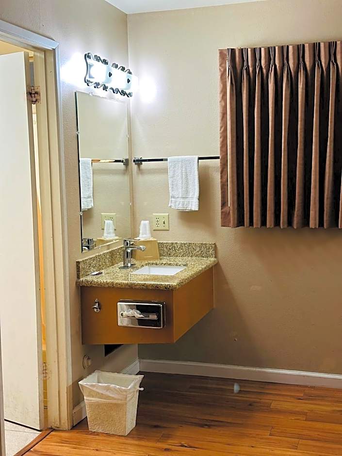 Franciscan Inn Motel