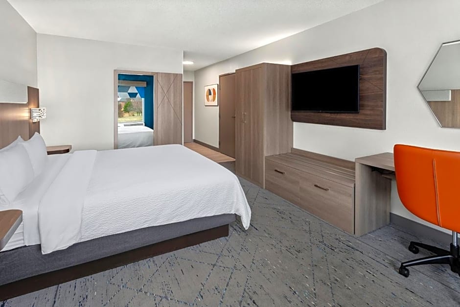 Holiday Inn Express Hotel & Suites Chicago-Algonquin By IHG