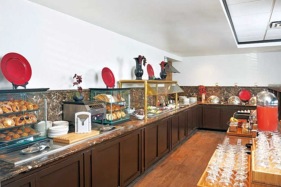 DoubleTree By Hilton Hotel Dallas Market Center