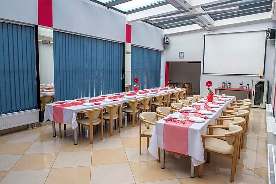 Szkolne Schronisko Młodzieżowe Dąbrówka