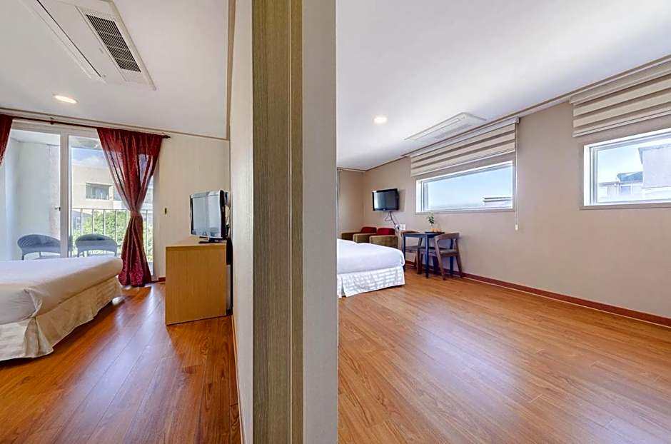 Pine Hill Hotel