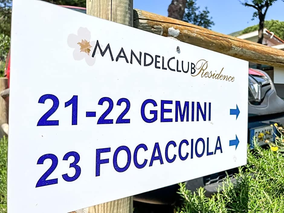 Residence Mandel 2 by Mandel Club