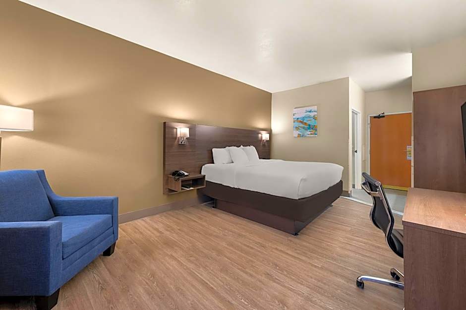Comfort Inn & Suites In Fenton