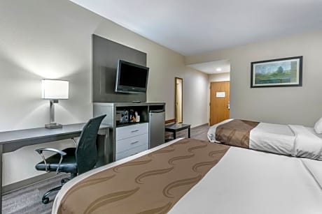 2 Queen Beds, Smoking