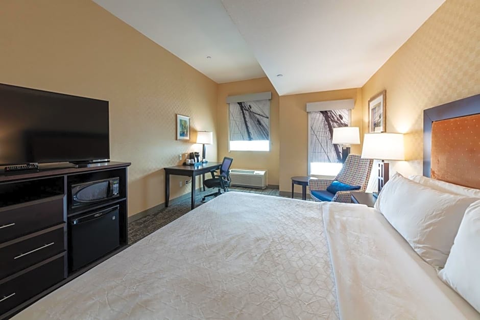 Holiday Inn Express & Suites Riverport Richmond By IHG