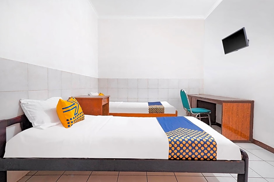 SPOT ON 2865 Sartika Inn Pati