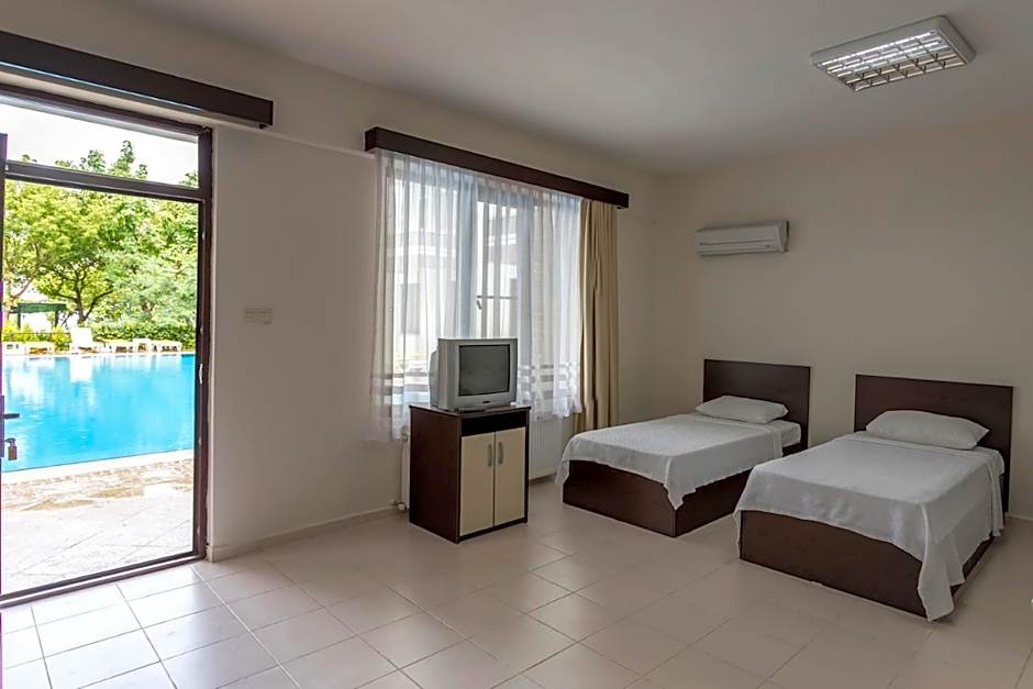 Troas Beach Hotel