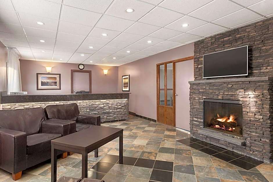 Travelodge by Wyndham Meadow Lake