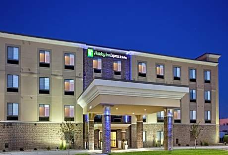 Holiday Inn Express & Suites Lincoln Airport By IHG
