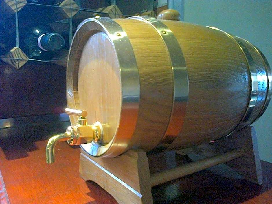 Aurora Hotel & Italian Restaurant