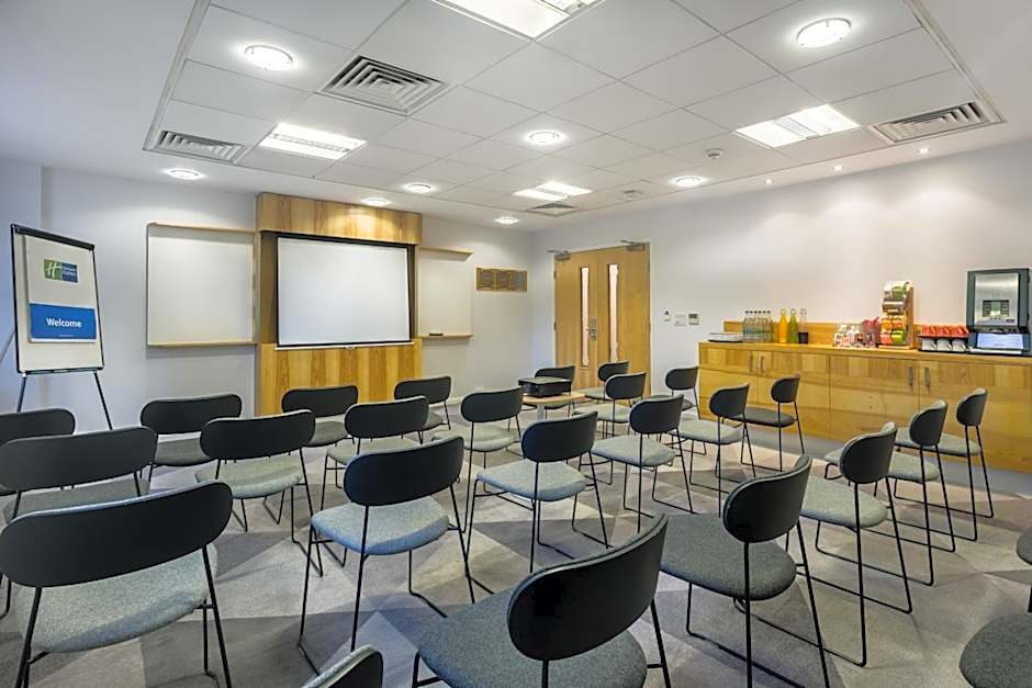 Holiday Inn Express London - Watford Junction By IHG