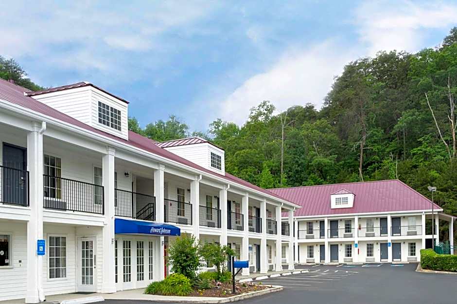 Photo 1 of 19 of Howard Johnson by Wyndham Dalton