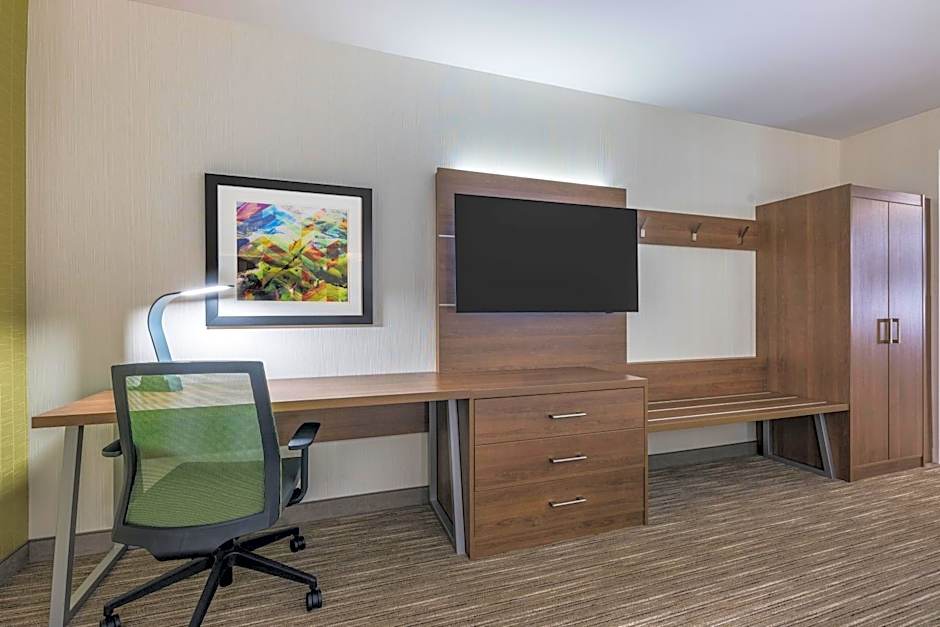 Holiday Inn Express and Suites Moncton North By IHG