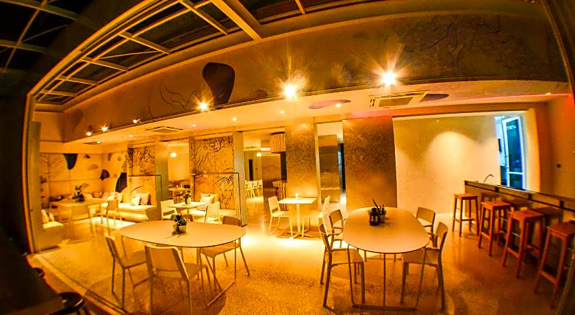 Comet Hotel Surat Thani