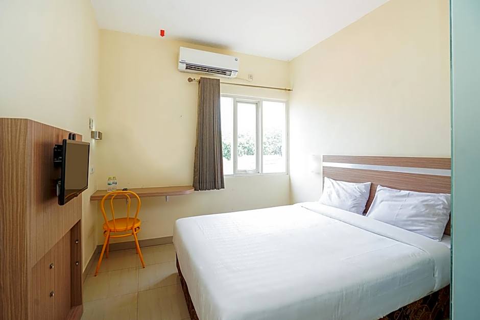 Pratisarawirya Guesthouse by ecommerceloka