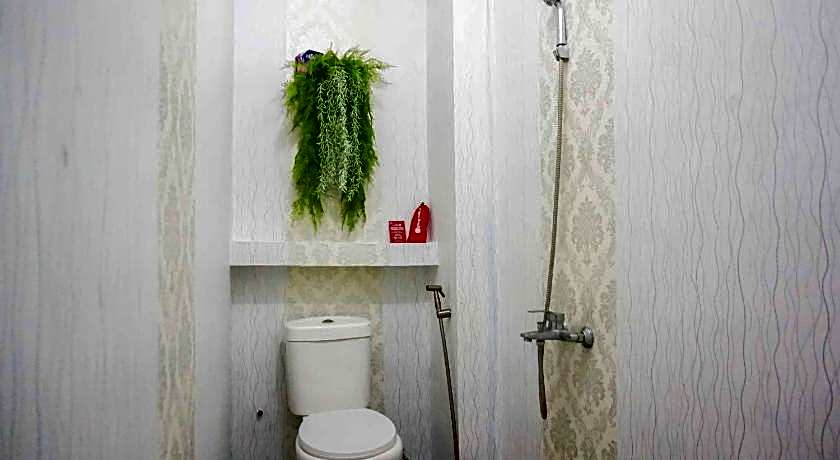 RedDoorz near Velodrome Malang 2