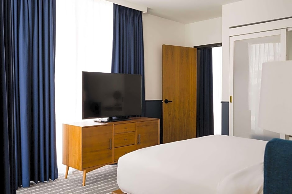 Cambria Hotel Boston Somerville