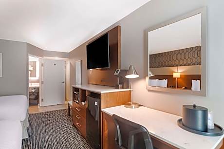 Queen Room with Two Queen Beds - Non-Smoking