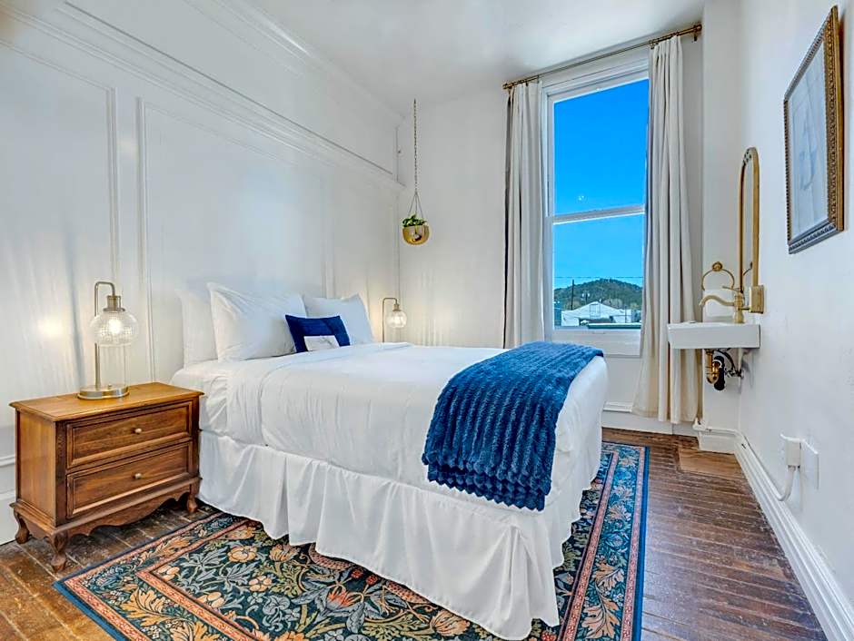 The Historic Grand Canyon Hotel