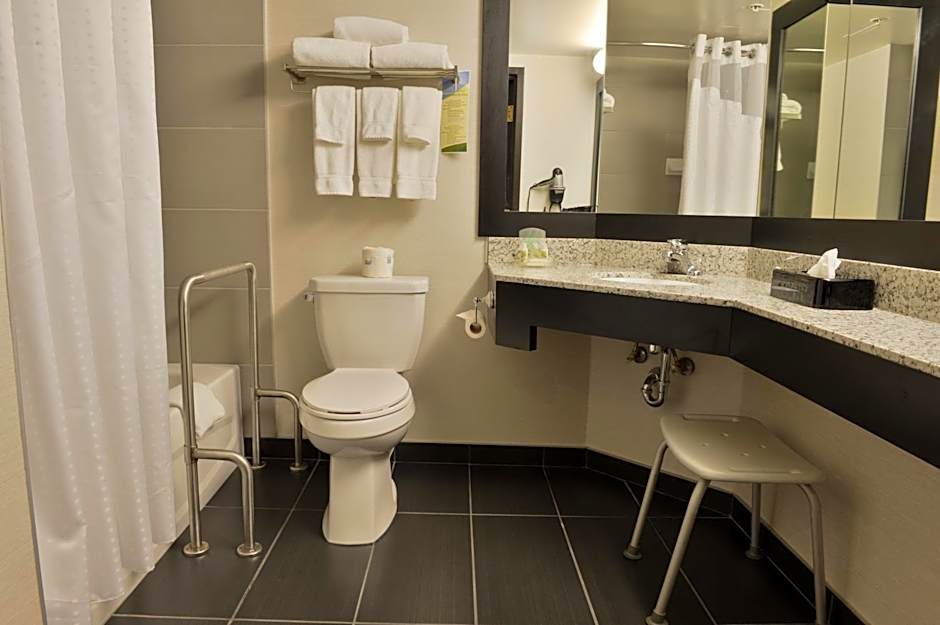 Holiday Inn Montreal Centre Ville Downtown By IHG